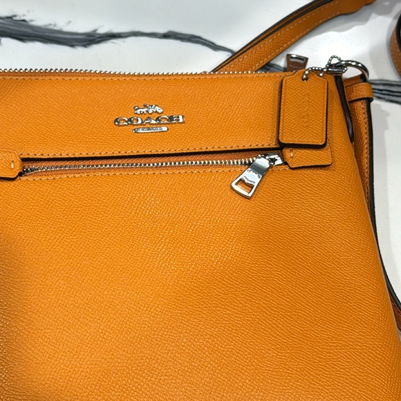 Coach Mini Rowan - Picture 5 of 5